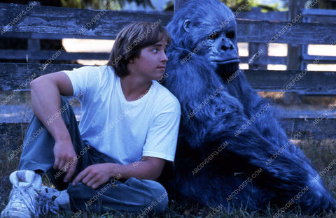 Will Horneff and the gorilla film Born to Be Wild 35m-8006