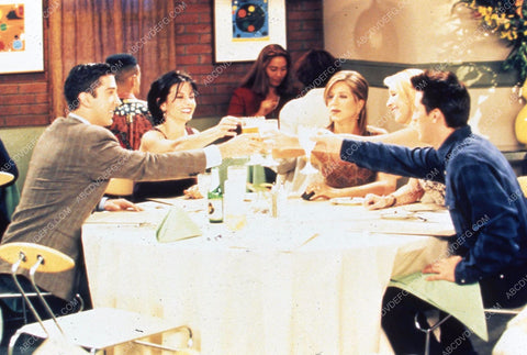 Courteney Cox Jennifer Aniston Lisa Kudrow MattLeBlanc & cast TV Friends 35m-8241