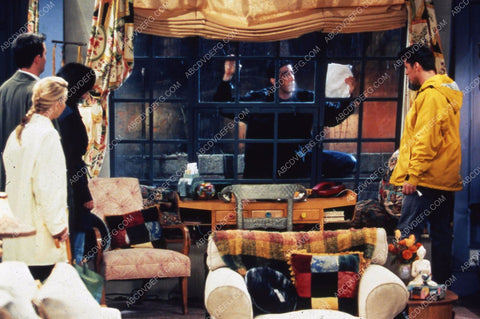 Courteney Cox Jennifer Aniston Lisa Kudrow MattLeBlanc & cast TV Friends 35m-8246