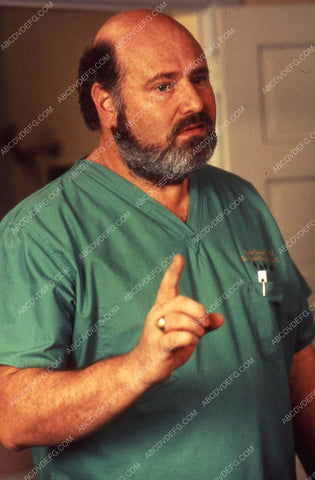 Rob Reiner film Mixed Nuts 35m-8273