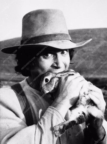Michael Landon preparing rabbit stew 3609-11
