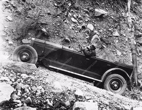 news photo 1928 automobile going up dirt road 3629-30
