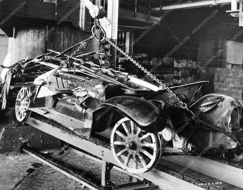 news photo c 1930 salvage heap automobiles 3629-32