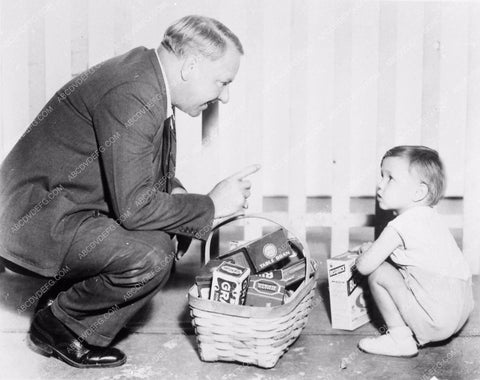 W.C. Fields Baby LeRoy behind the scenes film It's a Gift 3634-19