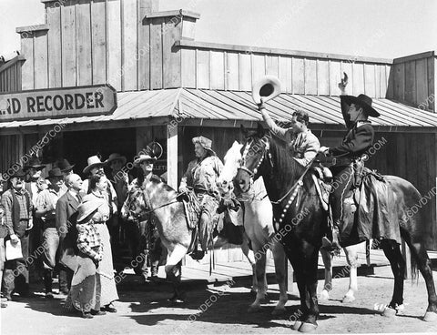 Raymond Hatton Robert Livingston Duncan Renaldo Carole Landis film Cowboys from Texas 3770-05