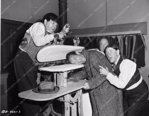 Three Stooges Moe Larry Shemp comedy short Rip Stitch & Sew 3915-31