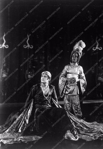 Douglas Fairbanks silent film The Thief of Bagdad 3928-03
