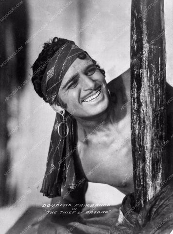 Douglas Fairbanks portrait silent film The Thief of Bagdad 3928-04