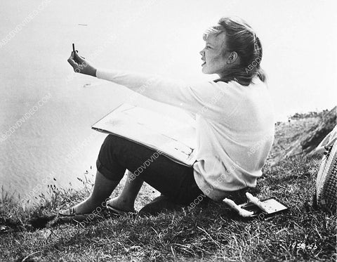 Hayley Mills out for some sketching film The Chalk Garden 4004-10