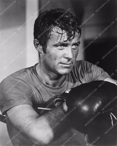 Robert Conrad with boxing gloves 4047-10