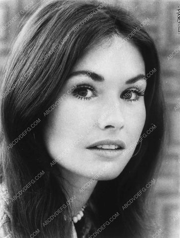great Lori Saunders portrait 4103-24