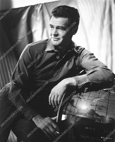 cool Robert Ryan leaning on a globe 4279-05