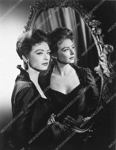 beautiful Amanda Blake standing at the mirror 4279-15