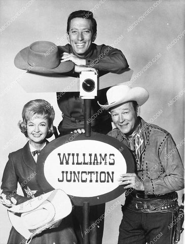 Dale Evans Roy Rogers get a visit from Andy Williams 4279-19