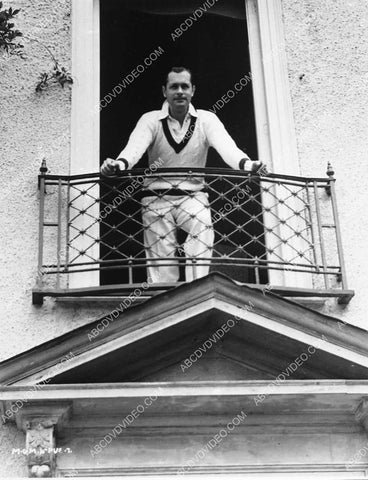 cool Robert Montgomery on the balcony 4301-18