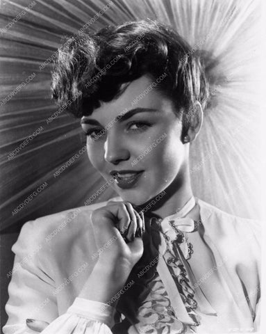 beautiful Jennifer Jones portrait 4335-21