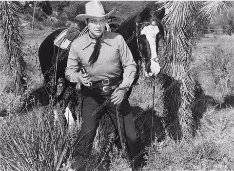 cowboy star Monte Hale guns drawn The Vanishing Westerner 4335-26