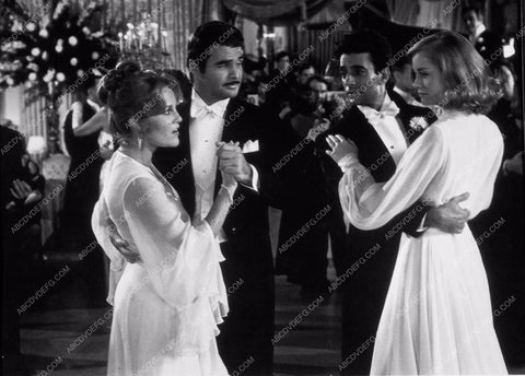 Burt Reynolds Cybil Shepherd Madeline Kahn in At Long Last Love 4411-23