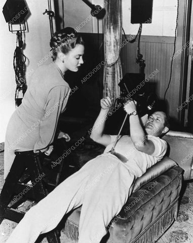 Robert Montgomery w hand held camera Audrey Totter on set film Lady in the Lake 4469-33