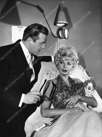 Fred Wayne Barbara Nichols TV The Twilight Zone ep Twenty Two 4548-04