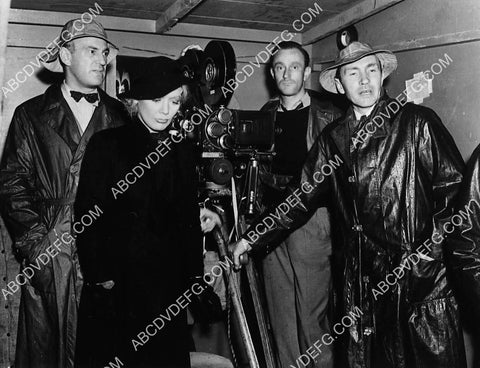 Sam Wood w crew and Gladys George on set film Madame X 4588-24