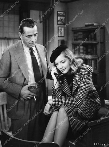 Lauren Bacall Humphrey Bogart film noir The Big Sleep 4594-18