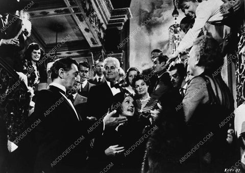 Robert Mitchum and cast film The Last Tycoon 4594-27
