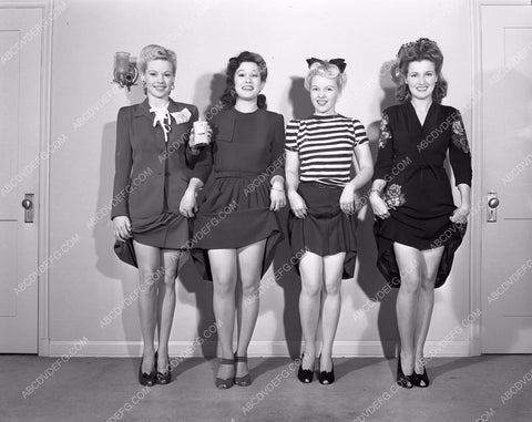 models using Gaby Leg Make-up leggy pinup cheesecake modeling 45bx02-41