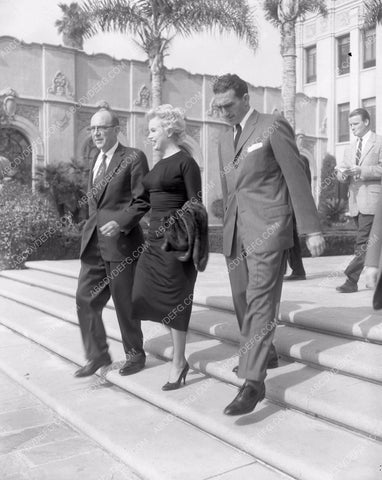 news photo rare Marilyn Monroe and attorneys leaving court house 45bx02-97
