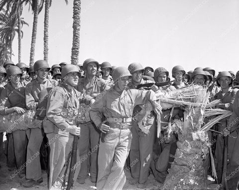 William Bendix Lloyd Nolan cast making of Guadalcanal Diary 45bx04-102