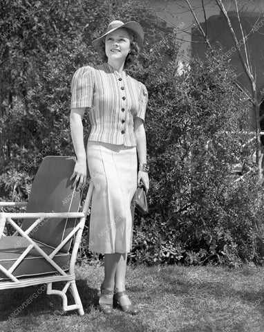 Sally Eilers gives fashion tour of home for Look Magazine 45bx05-67