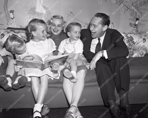 news photo Jean Wallace Franchot tone and kids at home 45bx06-028