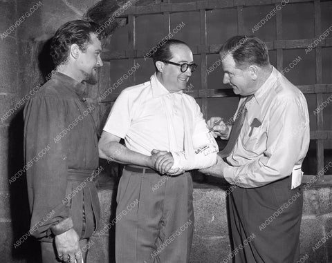Richard Todd Henry Koster behind the scenes The Virgin Queen 45bx06-162