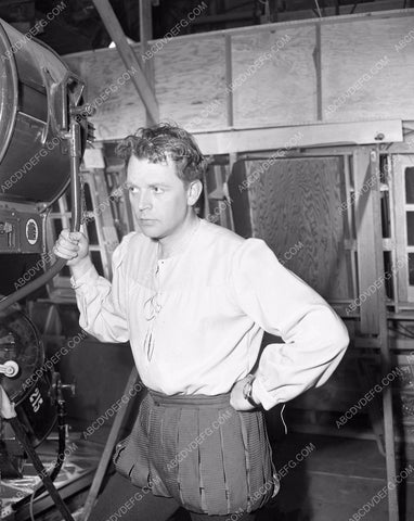 Dan O'Herlihy behind the scenes film The Virgin Queen 45bx06-182