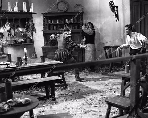 Richard Todd fencing sequence film The Virgin Queen 45bx06-223