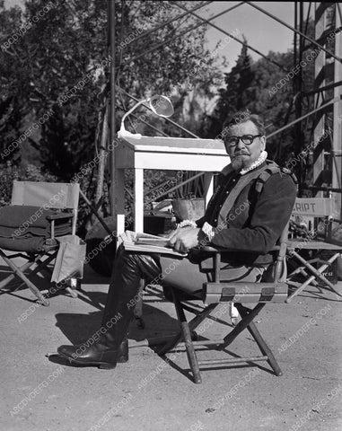 Herbert Marshall behind the scenes film The Virgin Queen 45bx06-243