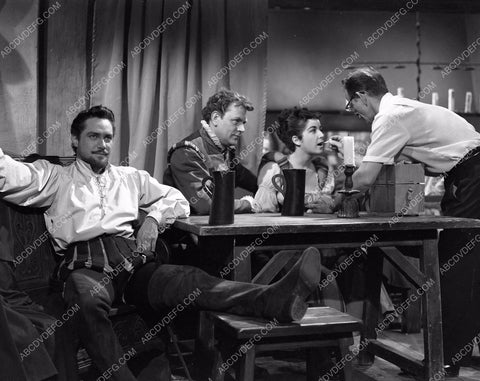 Dan O'Herlihy Richard Todd behind the scenes The Virgin Queen 45bx06-259