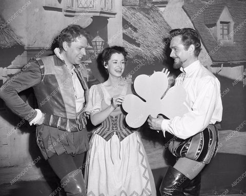 Dan O'Herlihy Joan Collins Richard Todd having fun Virgin Queen 45bx06-262