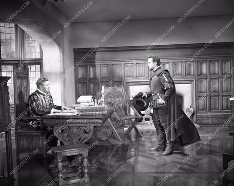 Richard Todd Herbert Marshall film The Virgin Queen 45bx06-265