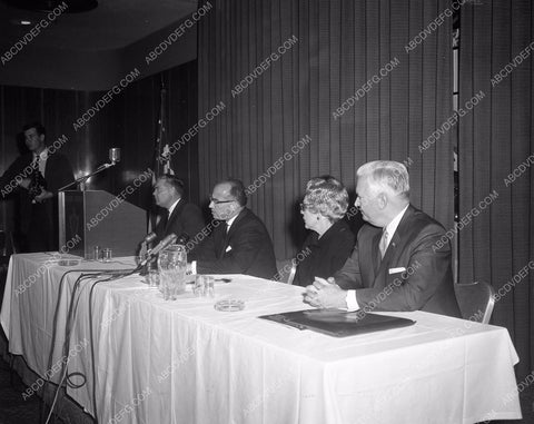 Mary Pickford Leslie Fenton some board type meeting 45bx07-008