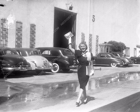 Mary Pickford on Paramount? Backlot 45bx07-018