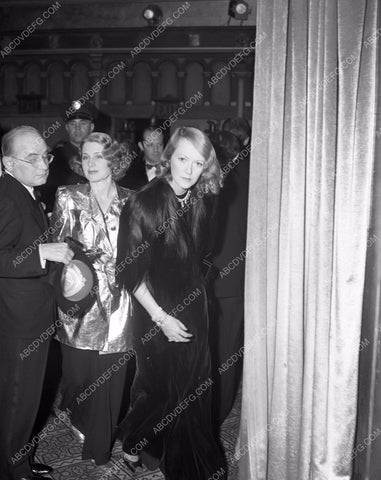 Norma Shearer Lady Sylvia arrive at film premiere 45bx07-076