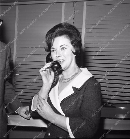 Shirley Temple on the telephone 45bx07-114