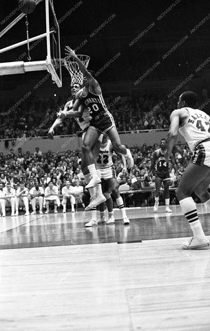 sports photo Los Angeles Lakers v Cincinnati pro basketball 45bx07-123