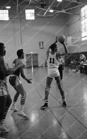 sports photo LACC college basketball v Holywood University 45bx07-145