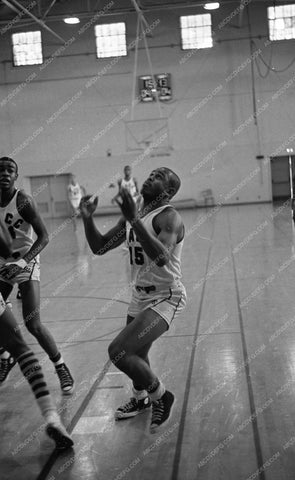 sports photo LACC college basketball v Holywood University 45bx07-151