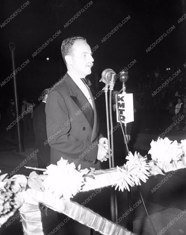 Darryl Zanuck at the KMTR microphone 45bx07-213