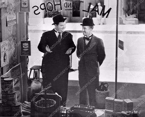 Laurel & Hardy comedy short subject 45bx08-274