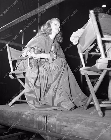 Peggy Cummins behind the scenes film Forever Amber 45fa-47