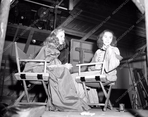 Peggy Cummins behind the scenes film Forever Amber 45fa-48